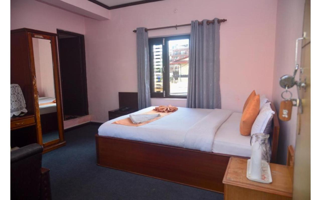 Hotel Travel Inn Покхара Экстерьер фото
