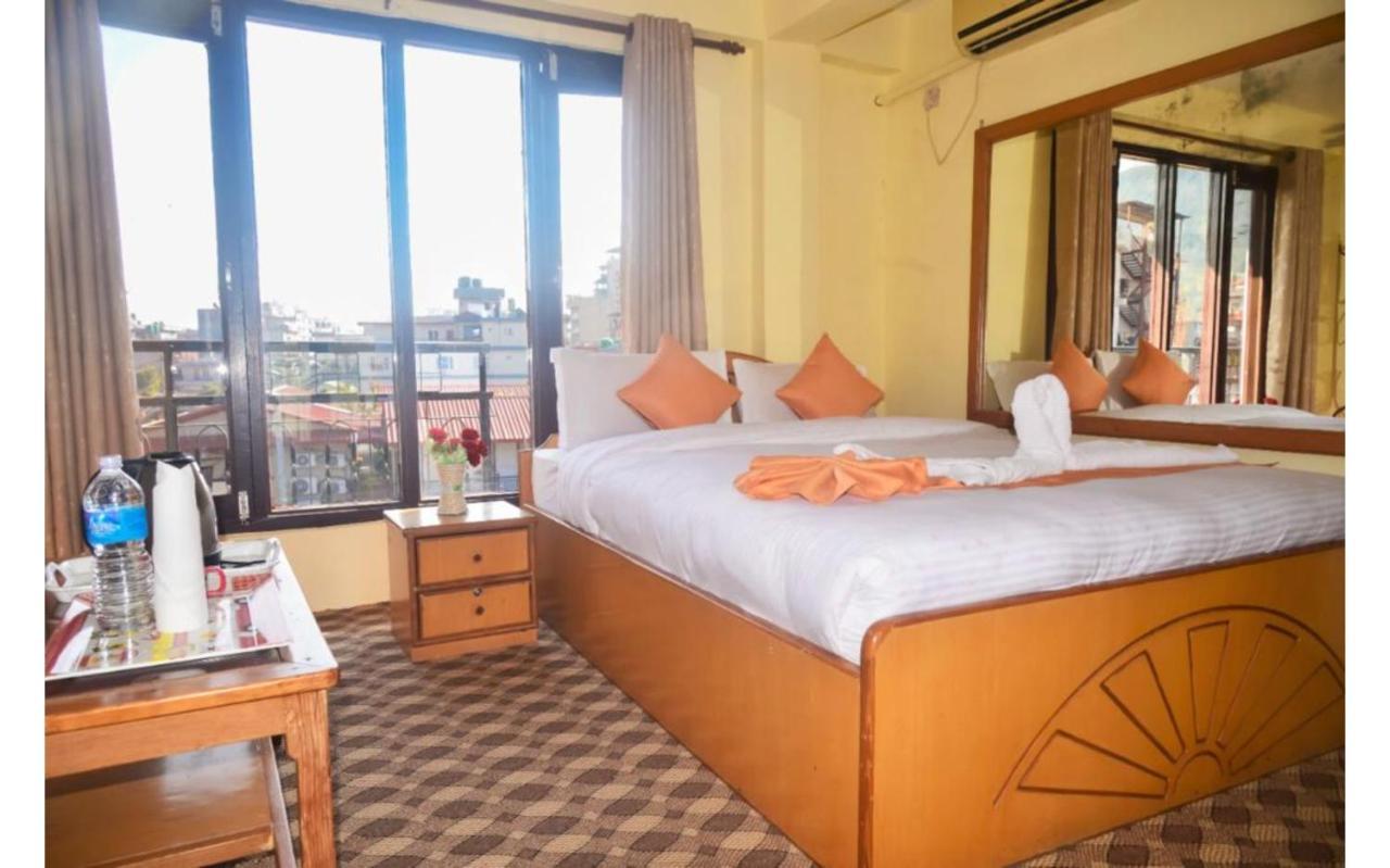Hotel Travel Inn Покхара Экстерьер фото