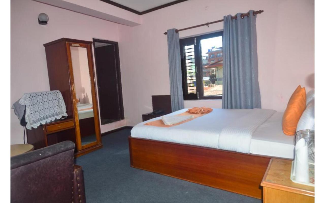 Hotel Travel Inn Покхара Экстерьер фото